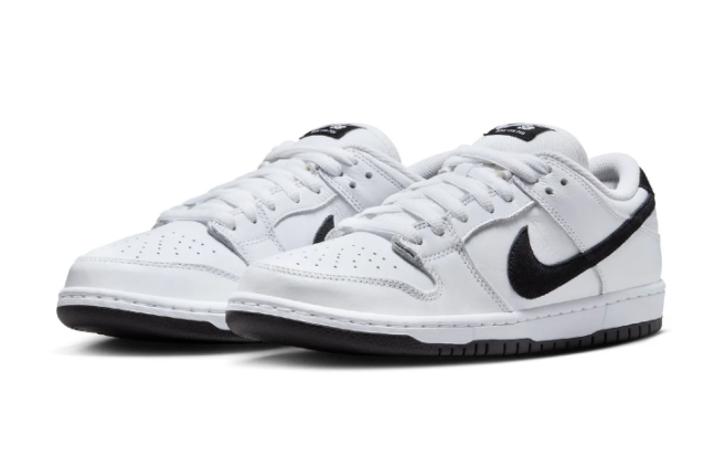 Nike SB Dunk Low Pro - WhiteBlackWhite